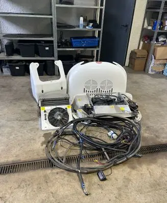 Nissan NV300 Van refrigerator 45687E 01027273 RL68HHB