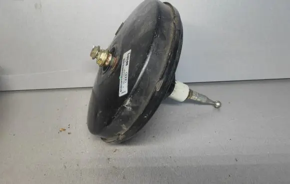 Volkswagen PASSAT B5 Master brake cylinder 8D0612105A