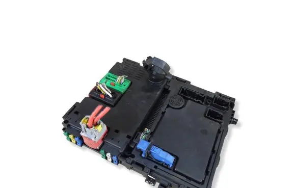 Peugeot 206 Fuse module 9626460880 613110131 S105872300