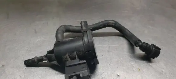 Mercedes-Benz C W205 Vacuum valve A0014760532 3026B RG0005