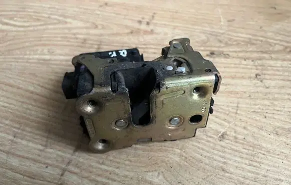 Renault Kangoo I Front door lock