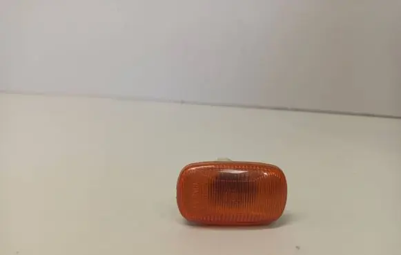 Isuzu D-Max Front fender indicator light 