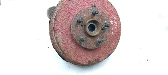 Subaru Impreza I Rear wheel hub