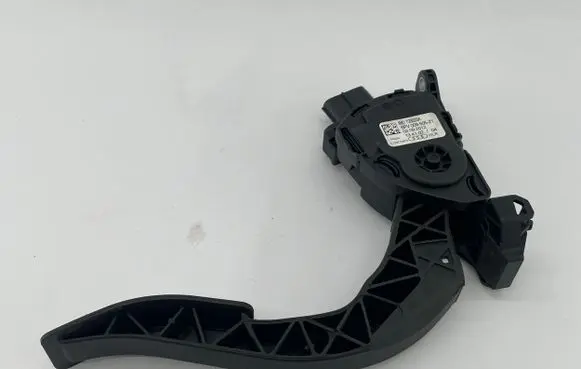Audi A7 S7 4G Accelerator throttle pedal 8K1723523A 6PV00950521