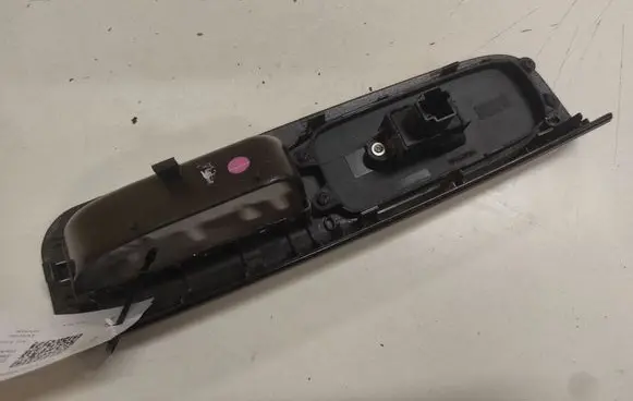 Volvo V50 Electric window control switch 8679670 03451300 30658448