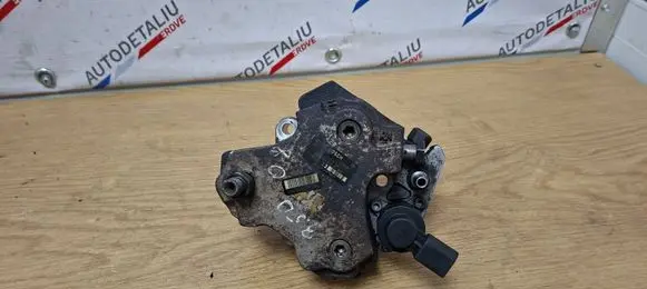 BMW X5 E70 Fuel injection high pressure pump 7798333