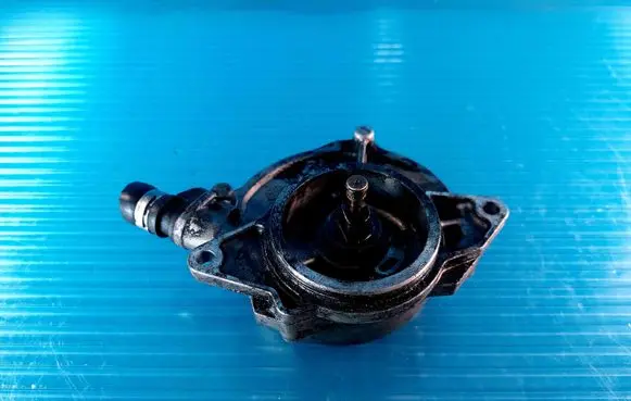 Audi A6 S6 C6 4F Vacuum pump 057145100AC