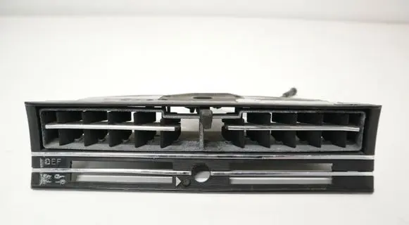 Mercedes-Benz COMPAKT W115 Dash center air vent grill