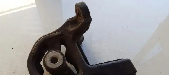 Honda CR-V Engine mount bracket AV69824 AV-69824