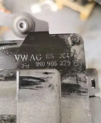 Volkswagen Golf V Turbo solenoid valve 1K0906279B