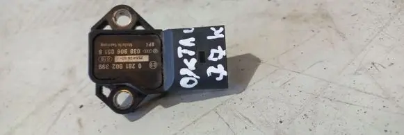 Skoda Octavia Mk2 (1Z) Air pressure sensor 0281002399 038906051B