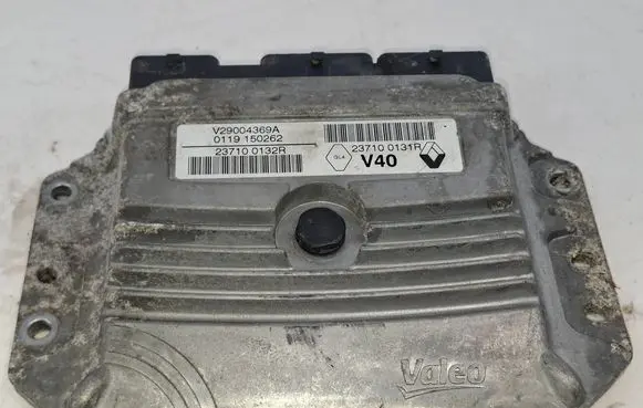 Renault Megane III Engine control unit/module V29004369A 237100132R 237100131R