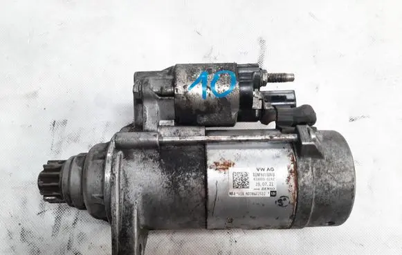 Volkswagen Golf VII Starter motor 02M911024B