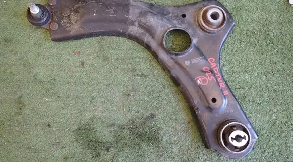 Renault Captur II Front lower control arm/wishbone 