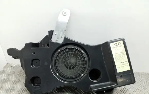 Audi A3 S3 A3 Sportback 8P Subwoofer speaker 8P4035382B