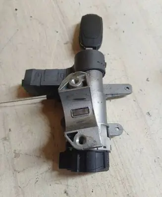 Volvo V70 Ignition lock 8626324 16184