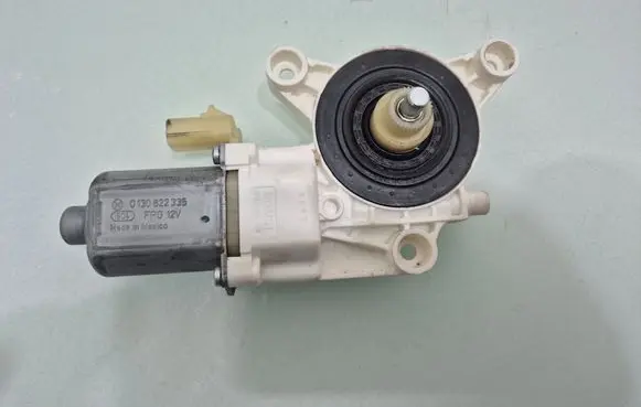 Dodge Grand Caravan Rear door window regulator motor 3018077D