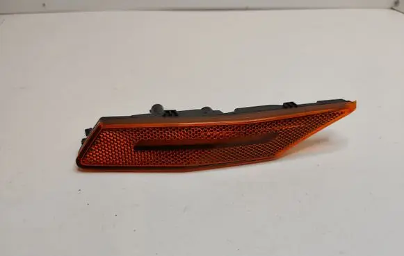 Porsche Taycan 9J1 Front reflector 9J1945061H 01555703 P589143
