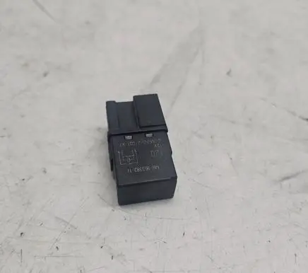 Volvo S40, V40 Other relay MB9533821