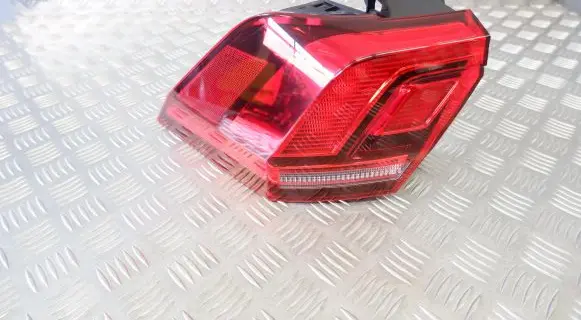 Volkswagen Tiguan Rear/tail lights 5NA945311A 5NA945095C
