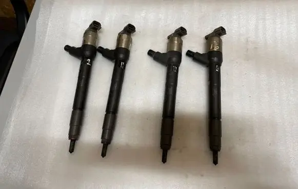 Fuel injectors set