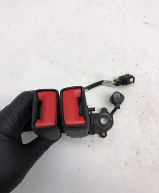 Seat Leon IV Rear seatbelt buckle 5FA857739