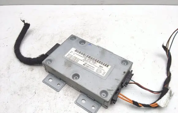 Mercedes-Benz E A207 Head unit multimedia control A2049000300 A2049020900 A1718270345