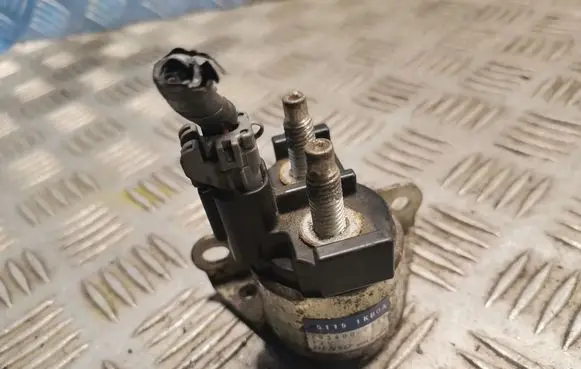 Nissan Juke I F15 Ignition relay 251151KB0A