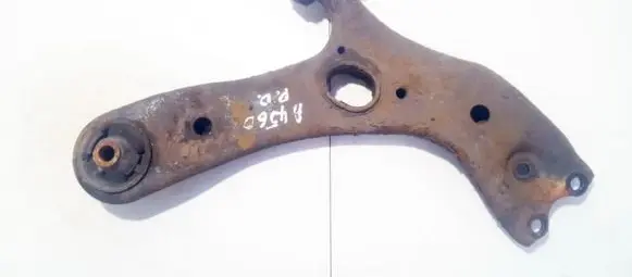 Toyota Auris 150 Front lower control arm/wishbone