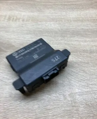 Volkswagen Golf V Gateway control module 1K0907530E