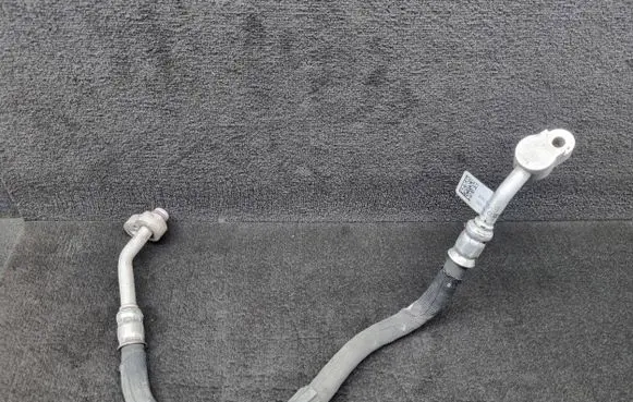 Audi A4 S4 B9 Air conditioning (A/C) pipe/hose 8W0816721D