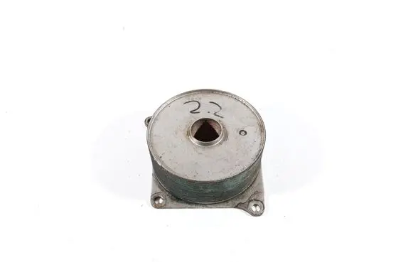 Honda CR-V Oil filter mounting bracket 