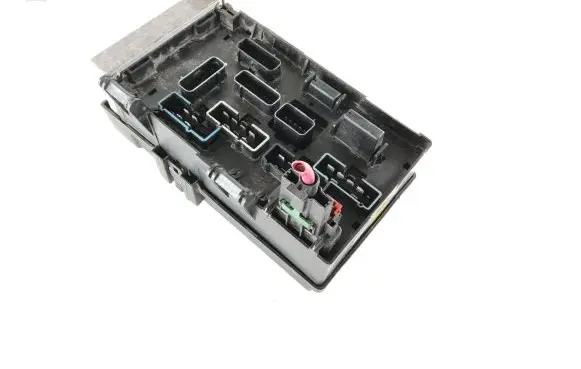Chrysler Voyager Fuse module 05144579AC T302500448 64469H