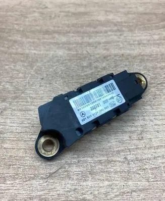 Mercedes-Benz E W211 Airbag deployment crash/impact sensor 0018209126 302781