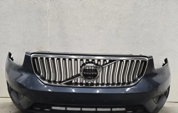 Volvo XC40 Front bumper