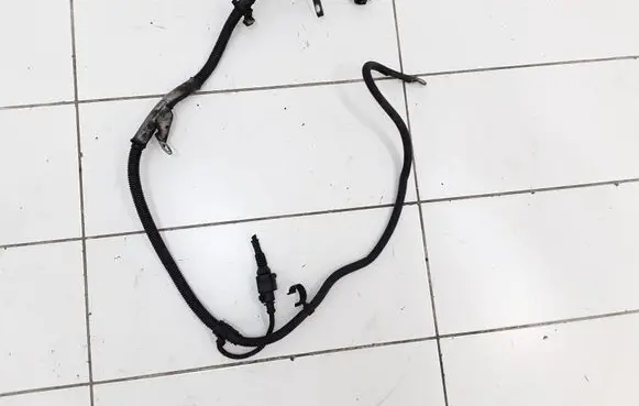 Audi A4 S4 B6 8E 8H Positive cable (battery)