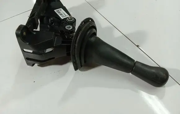 Toyota Yaris Gear shifter/selector 