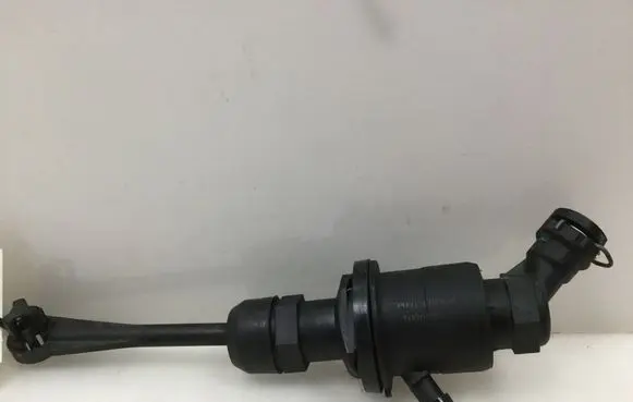 Nissan Qashqai Clutch master cylinder 2910804