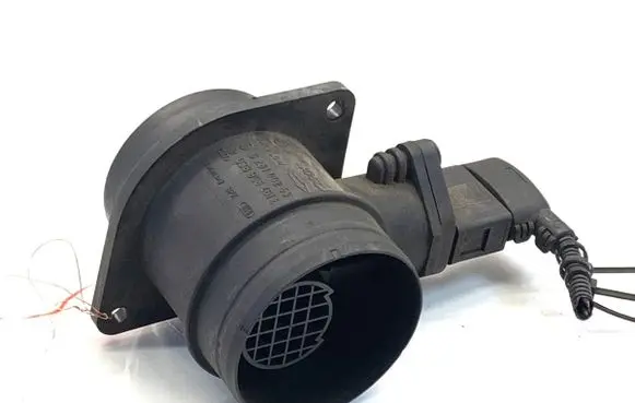 Volkswagen Golf Plus Mass air flow meter 038906461B
