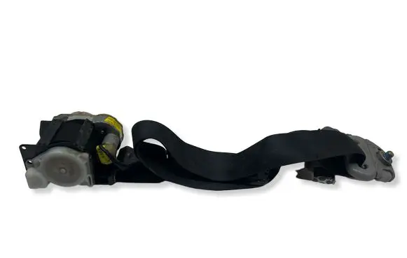 Mitsubishi Pajero Front seatbelt N1684