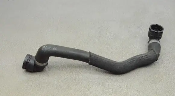 Mercedes-Benz GLC X253 C253 Engine coolant pipe/hose A2135017400