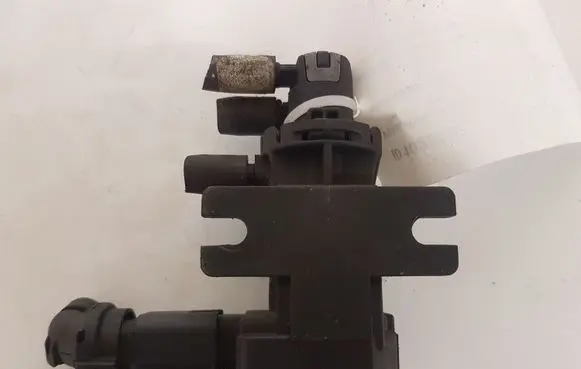 Citroen C5 Vacuum valve 9665886280