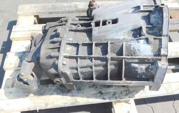 Volkswagen II LT Manual 5 speed gearbox 9022610603