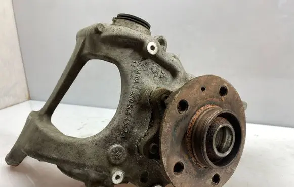 Audi A6 C7 Rear wheel hub spindle/knuckle 8K0505436AA 8K0505432AR