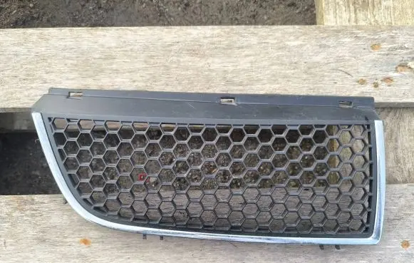 Renault Trafic II (X83) Front bumper upper radiator grill 8200044582 525719894 91166539