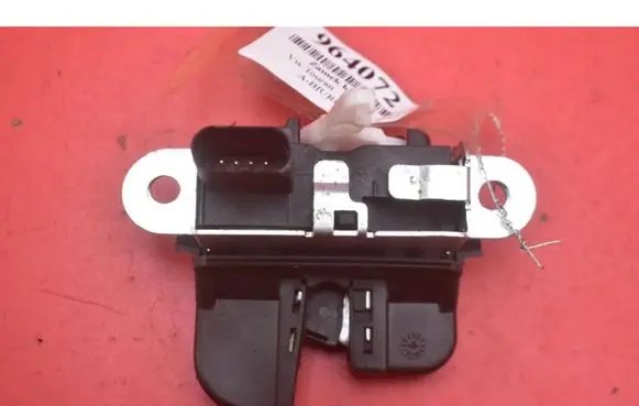Volkswagen Touran I Tailgate/trunk/boot lock/catch/latch