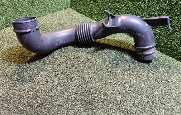 Renault Master III Air intake hose/pipe 165550972R