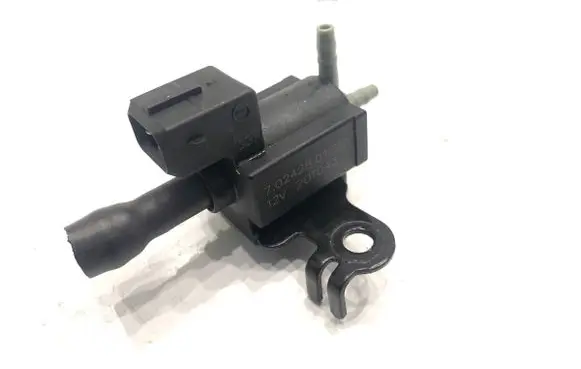 Jaguar E-Pace Fuel pressure regulator 70242801