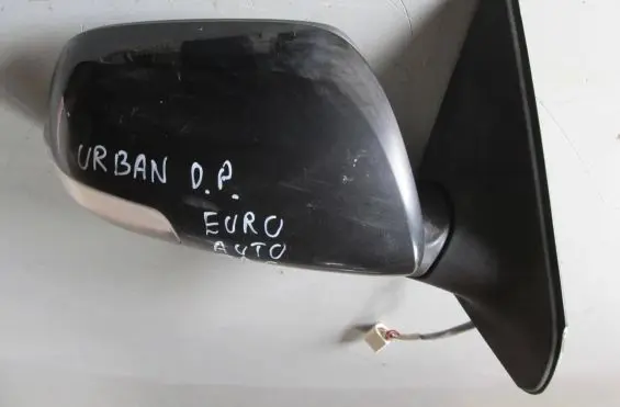 Toyota Urban Cruiser (XP110) Front door electric wing mirror E11026403 8316