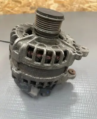 Volkswagen PASSAT B7 Generator/alternator